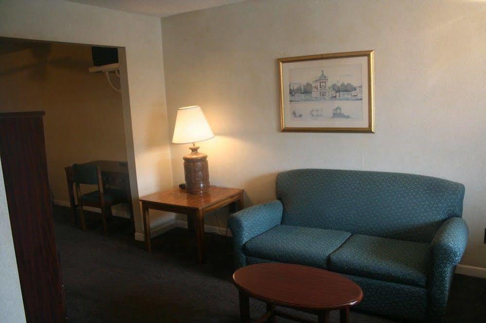 King'S Inn Huntsville Exteriör bild